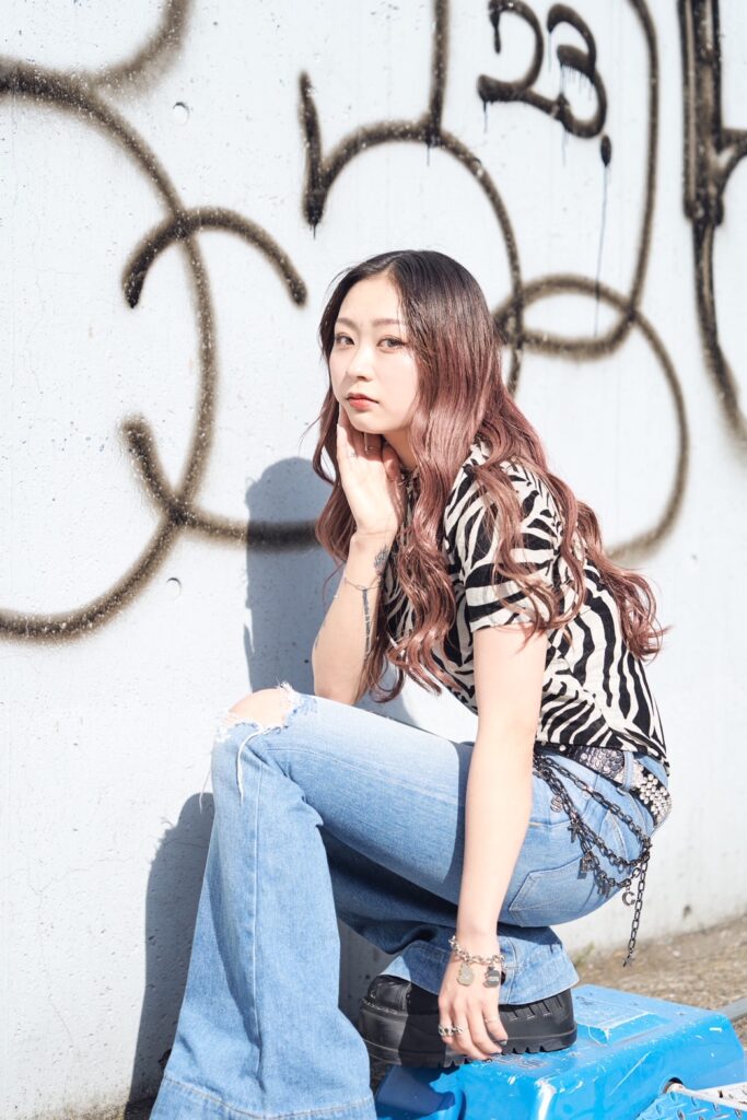 前職:アパレル 26歳
20歳で熊本から上京、ファッションが大好きでアパレルブランドにて4年間働く。
20代半ばに近づくに連れ、30代では金銭面で独立したかっこいい女性像に憧れる。
合わせて親孝行についても深く考えじ始め、自分の欲と人のためを両立したいと考え販売員を卒業し入社。